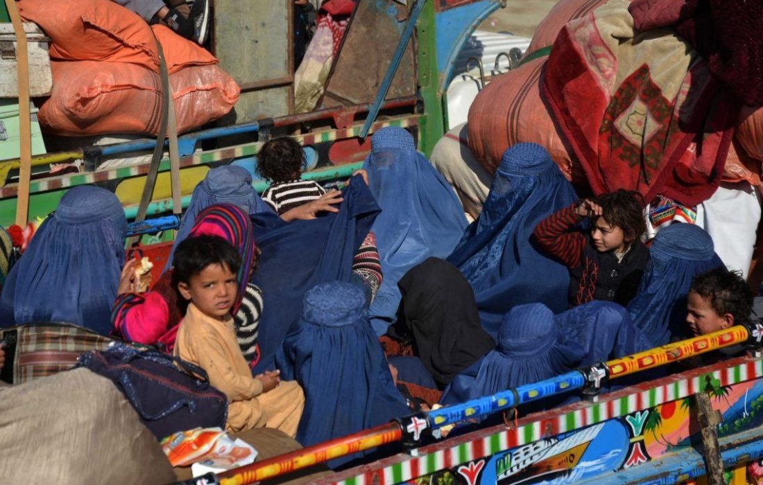 اخراج بیش از ۸۶۰ هزار افغان از پاکستان