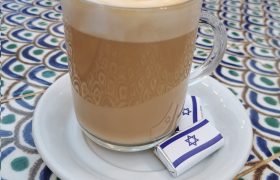 توییت جنجالی و متفاوت اسرائیل به زبان فارسی؛ قهوه‌ای در تل‌آویو یا تهران؟