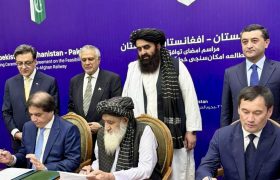 توافق‌نامه چارچوب مطالعات امکان‌ سنجی راه‌آهن نایب‌آباد–خرلاچی میان افغانستان، پاکستان و ازبکستان امضا شد