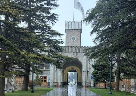 امارت اسلامی افغانستان خواستار برخورد محترمانه ایران با مهاجرین در روند اخراج شد