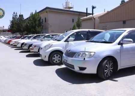 بازداشت یک گروه بزرگ سارقان موتر در کابل؛ حداقل ۱۰۰ موتر را در ولایت‌ ها سرقت کرده‌ اند