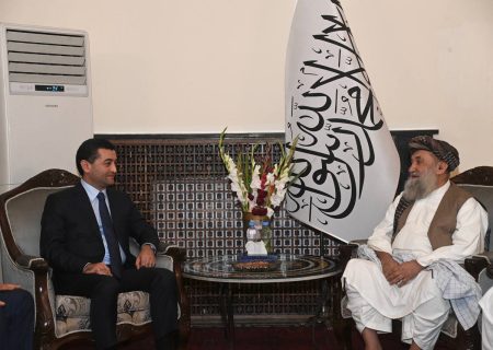 دیدار مقامات ازبکستان با نخست ‌وزیر سرپرست افغانستان و تأکید بر تعمیق همکاری‌ ها