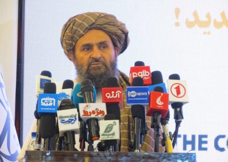 برادر آخند:از نهادهای جهانی خواست تا محدودیت‌ های مالی و بانکی اعمال‌ شده بر افغانستان را بردارند