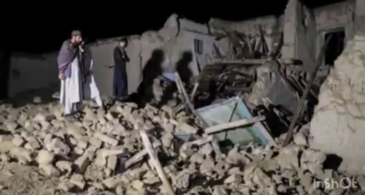 زلزله شب گذشته در شرق افغانستان تلفات جانی و خسارات مالی دارد