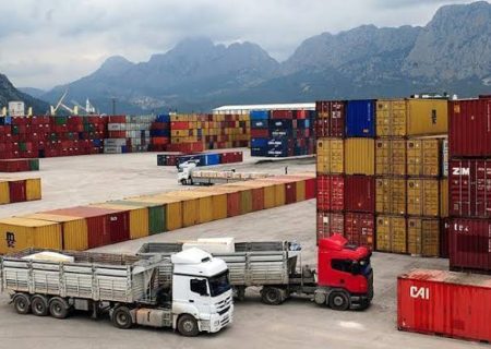 آگاهان اقتصادی: افزایش صادرات راهکار کاهش وابستگی اقتصادی افغانستان