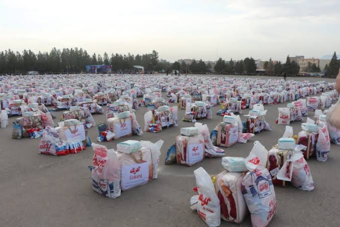 توزیع کمک به صدها هزار خانواده برگشته در ۲۷ ولایت؛ آگاهان اقتصادی: ایجاد شغل راه حل پایدار است
