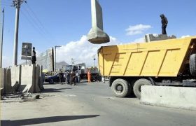 جمع آوری موانع کانکریتی در سراسر افغانستان