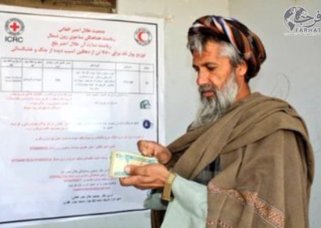 توزیع ۱۹ میلیون افغانی کمک نقدی برای دهاقین آسیب‌ دیده از خشکسالی در بلخ