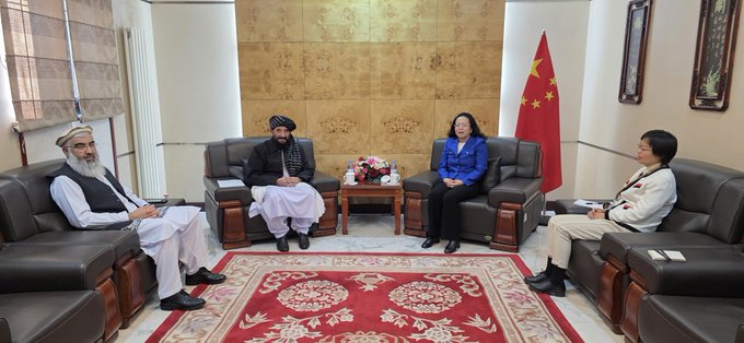 دیدار سفیر افغانستان در قرغیزستان با سفیر چین؛ تأکید بر تقویت همکاری های دوجانبه و ثبات منطقهای