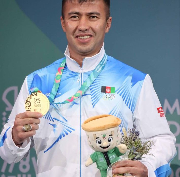 یوسف جهانگیر، قهرمان رقابت‌ های همبستگی کشورهای اسلامی شد؛ حامد کرزی تبریک گفت