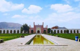 آغاز مجدد برگزاری نمازهای جماعت در مسجد جامع عیدگاه کابل