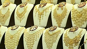 خرید طلا؛ سنتی ارزشمند یا مانعی برای ازدواج؟