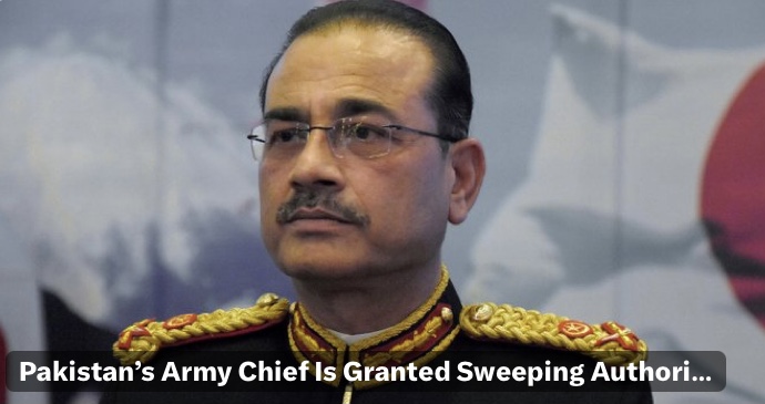 زلمی خلیلزاد: رأی پارلمان پاکستان ضربه‌ای به دموکراسی بود