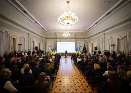 زلنسکی: پایان جنگ با صلحی آبرومندانه و تضمین قدرت اوکراین