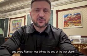 رئیس‌ جمهور زلنسکی: هیئت اوکراینی برای ارائه تصویر کامل از نتایج حملات روسیه در واشنگتن است