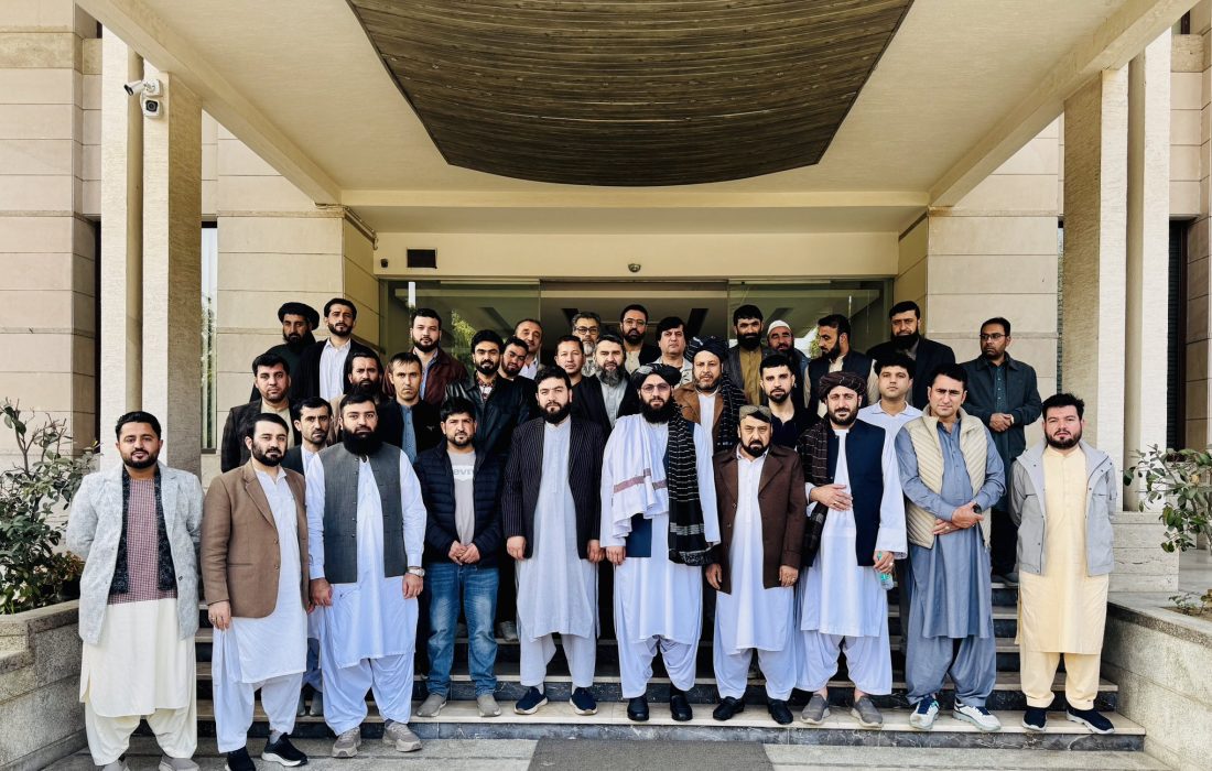 سرپرست سفارت افغانستان در دهلی نو با تجاران افغان مقیم هند دیدار و گفت‌وگو کرد