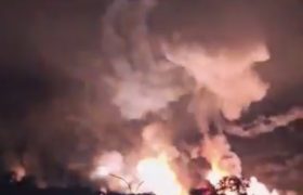 انفجارهای پی‌ درپی کاراکاس را لرزاند؛ گزارش‌ هایی از پروازهای مشکوک و قطع برق