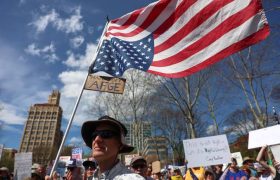 اعتراضات در چندین شهر آمریکا در پی تیراندازی مرگبار