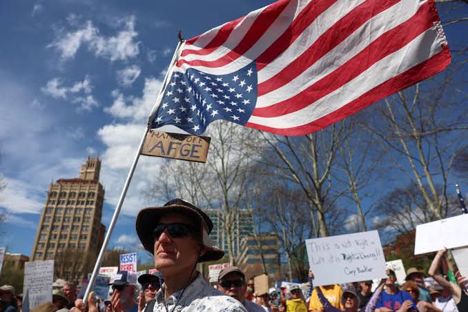 اعتراضات در چندین شهر آمریکا در پی تیراندازی مرگبار