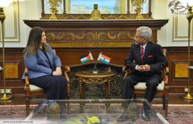 وزیر خارجه هند و وزیر خارجه فلسطین در حاشیه اجلاس وزیران عرب و هند دیدار کردند