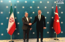 دیدار و گفت‌ وگوی وزرای خارجه ایران و ترکیه در استانبول