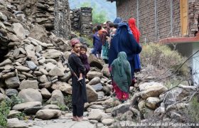 باران‌ های پی‌ درپی و سرمای زمستان؛ زندگی خانواده ‌های زلزله‌ زده شرق افغانستان دشوارتر شد