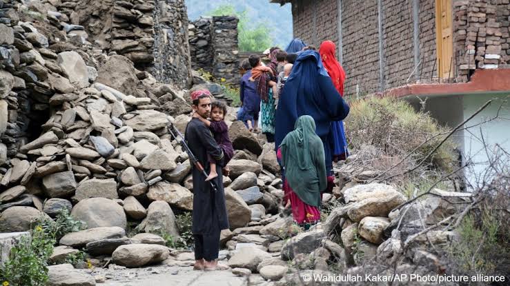 باران‌ های پی‌ درپی و سرمای زمستان؛ زندگی خانواده ‌های زلزله‌ زده شرق افغانستان دشوارتر شد