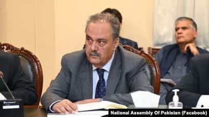 آصف درانی: تهدیدهای علنی به حملات هوایی در افغانستان راهحل نیست؛ پاکستان باید به عملیات اطلاعات محور و دیپلماسی اقتصادی روی آورد