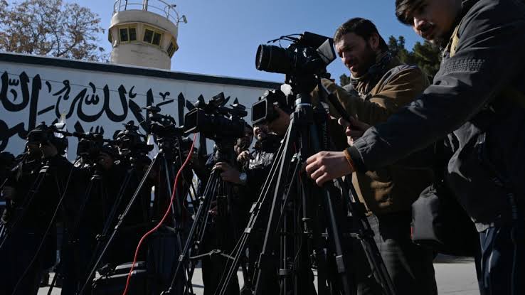 نقش کلیدی رسانه‌ها در حفظ آرامش جامعه در شرایط بحرانی