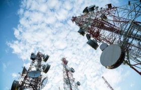 دست‌اندازی آنتن‌ های همسایه؛ باشندگان مناطق مرزی افغانستان در حسرت یک شبکه داخلی