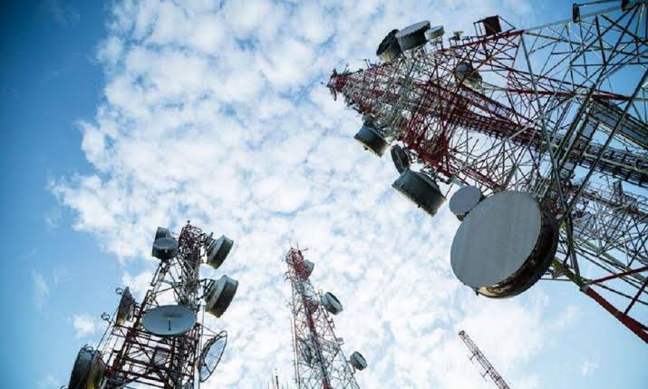 دست‌اندازی آنتن‌ های همسایه؛ باشندگان مناطق مرزی افغانستان در حسرت یک شبکه داخلی