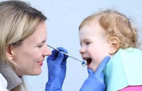 حفظ و نگهداری دندان‌ ها از سنین کودکی؛ اهمیت و نقش والدین در توجه به سلامت دندان کودکان