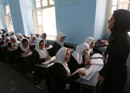 بلند بودن فیس و هزینه کتاب در مکاتب خصوصی؛ خانواده ‌ها خواهان نظارت دولت هستند